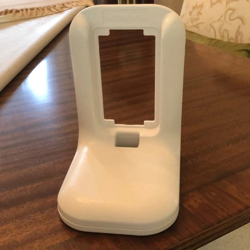 Sanus Outlet Wall Shelf for Sonos One speaker